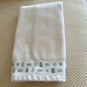 Sophia hands towel 100%cotton